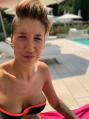 Wolkerosa will jetzt Sex und ist (32) Jahre alt