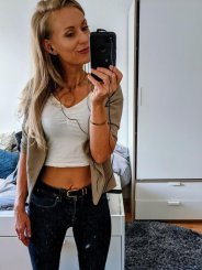 Emrabella will jetzt Sex und ist (35) Jahre alt